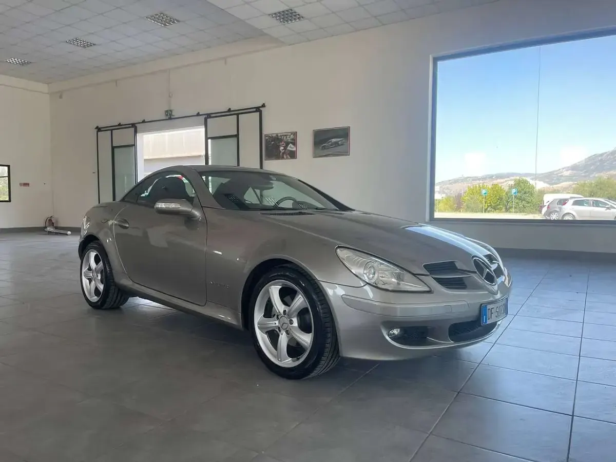 Usata Mercedes SLK200 163 CV (119 kW) 2007 Grigio Cabrio