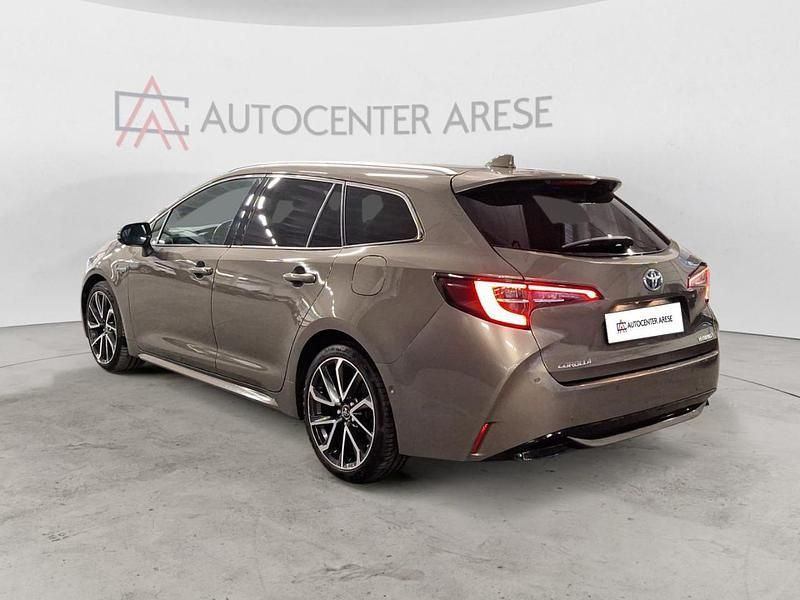 Usata Toyota Corolla Lounge 152 CV (111 kW) 2019 Bronzo metallizzato Station wagon