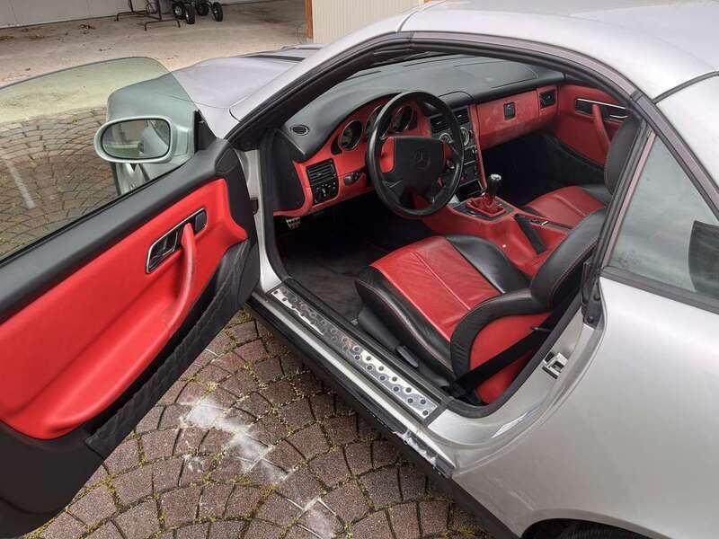Usata 1998 Mercedes SLK200 AMG Cabrio | 12.500 € (Cara) - Immagine 1/4