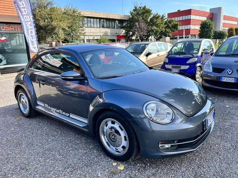 Usata VW Beetle Design 105 CV (77 kW) 2012 Grigio Utilitaria