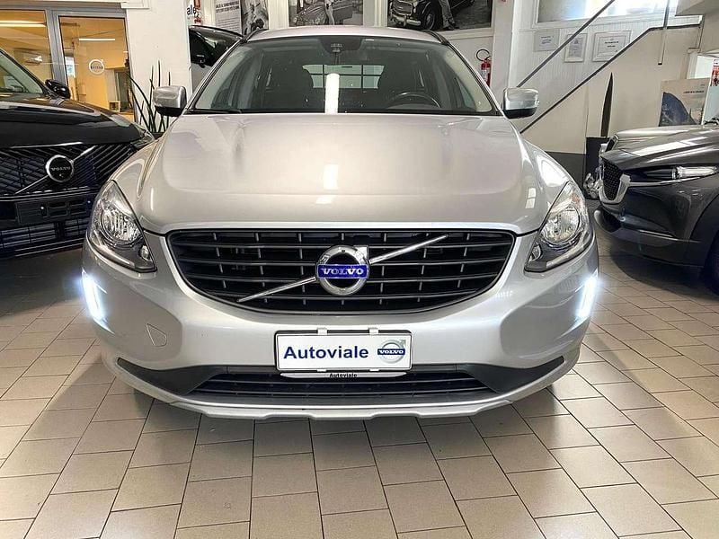 Usata Volvo XC60 Business Edition 150 CV (110 kW) 2017 Argento SUV