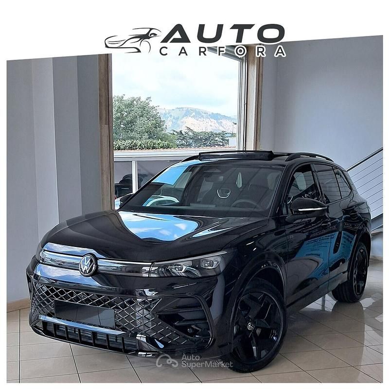 Nuova VW Tiguan R-line Plus 150 CV (110 kW) 2025 Nero SUV