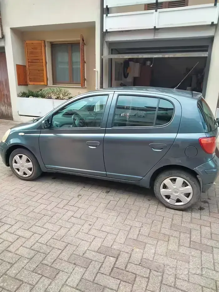 Usata Toyota Yaris 68 CV (50 kW) 2004 Utilitaria