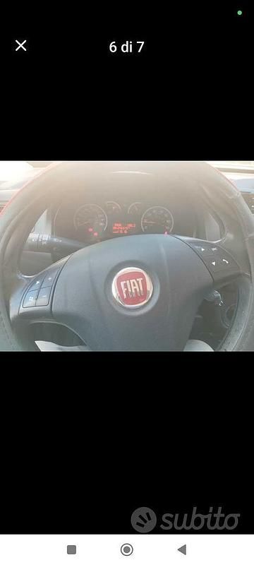 Usata Fiat Doblò 120 CV (88 kW) 2012 Rosso Monovolume