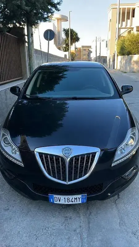 Usata Lancia Delta 120 CV (88 kW) 2009 Utilitaria