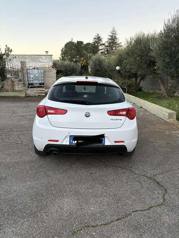 Usata Alfa Romeo Giulietta Distinctive 120 CV (88 kW) 2016 Utilitaria