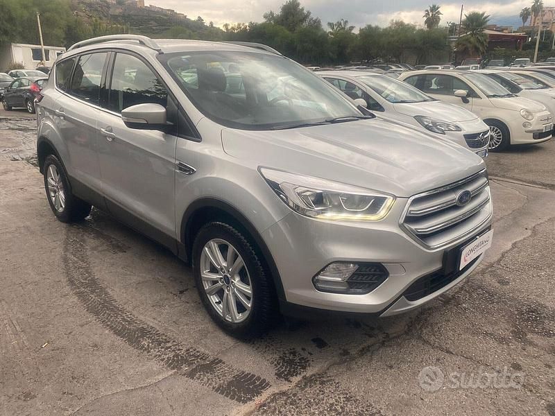 Usata Ford Kuga Titanium 150 CV (110 kW) 2018 Grigio SUV