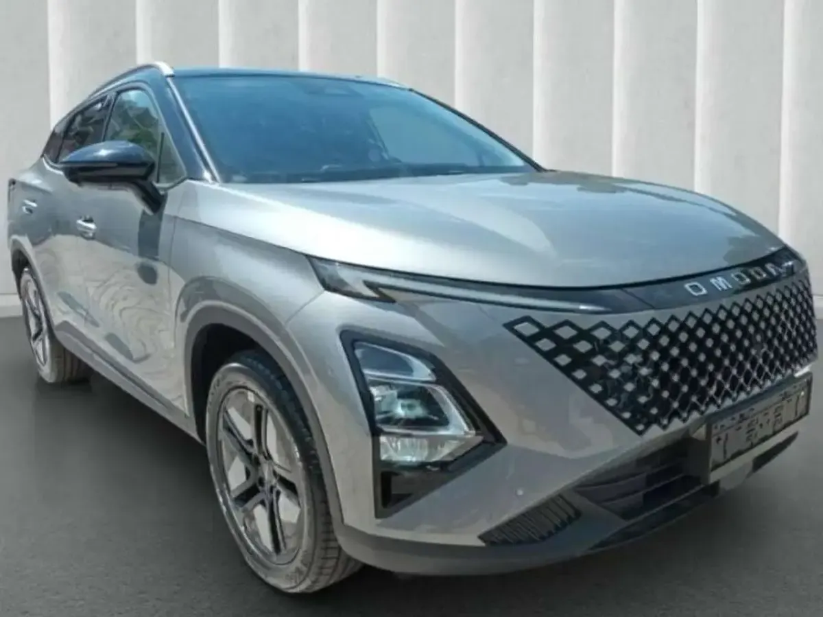 Nuova Omoda 5 147 CV (108 kW) 2026 Metal silver tetto nero SUV