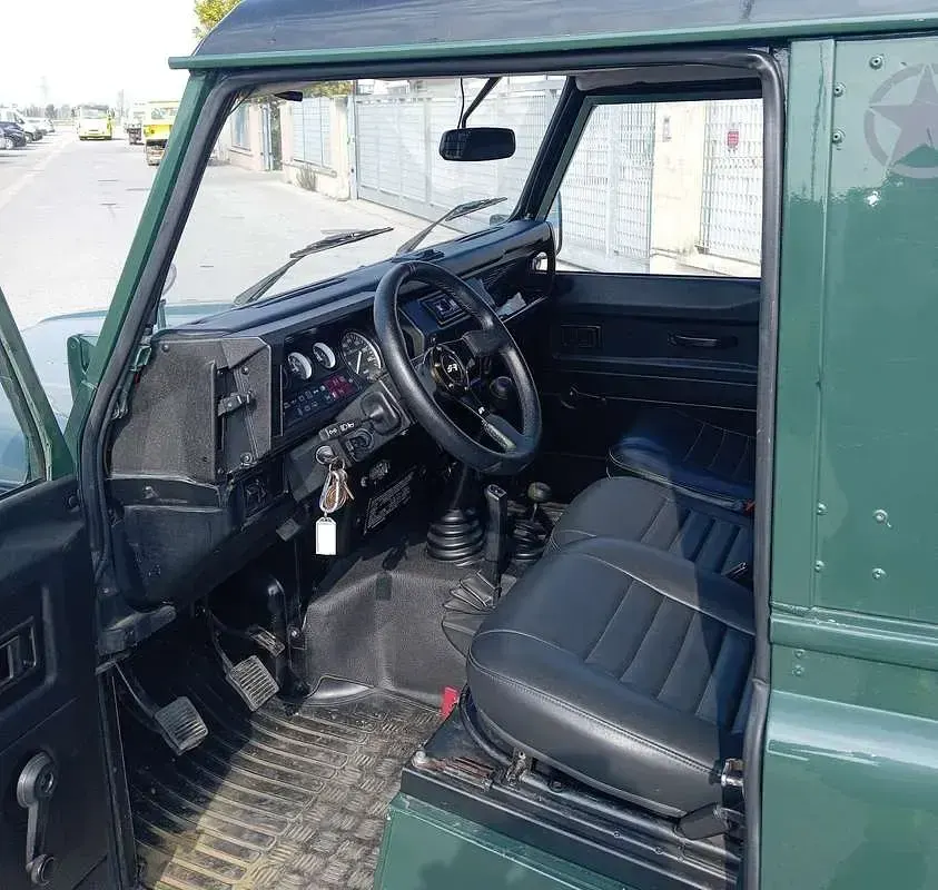 Usata Land Rover Defender 86 CV (63 kW) 1987 SUV