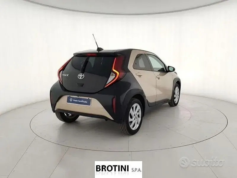 Usata Toyota Aygo X Trend 72 CV (52 kW) 2022 Bronzo SUV