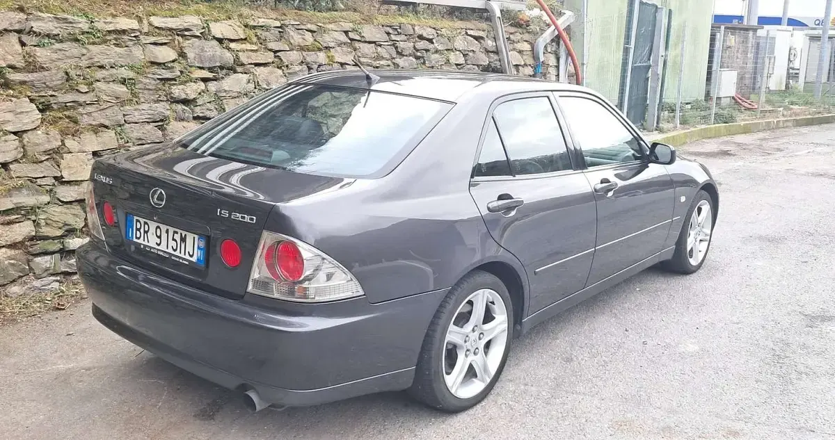 Usata Lexus IS200 155 CV (114 kW) 2000 Berlina