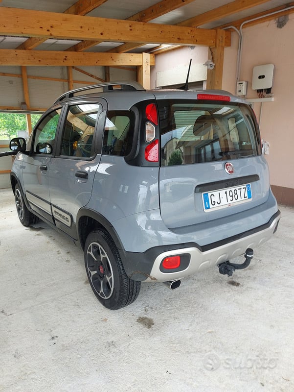 Venduto Fiat Panda Cross con gancio t. - auto usate in vendita