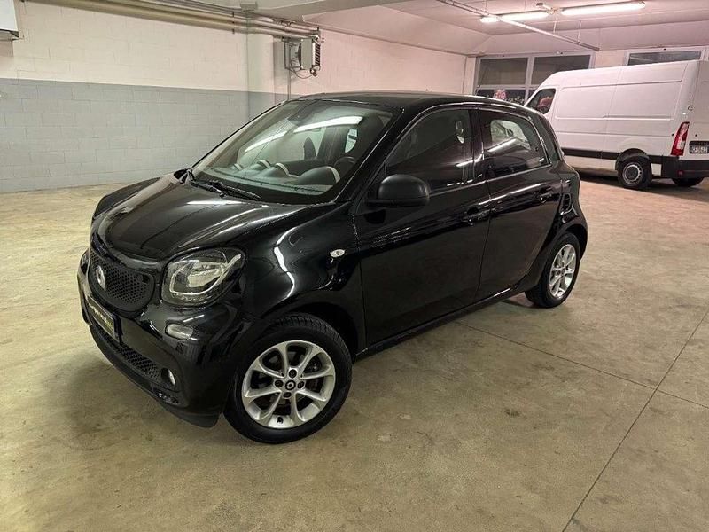Usata Smart ForFour 71 CV (52 kW) 2019 Nero Utilitaria