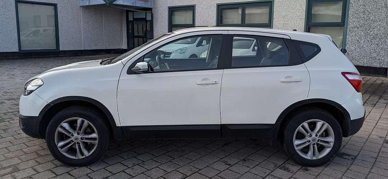 Usata Nissan Qashqai Tekna 110 CV (80 kW) 2010 White sport SUV