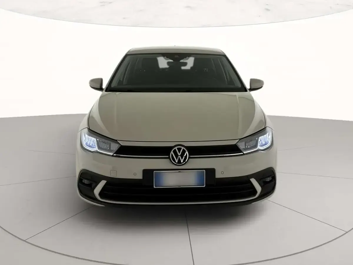 Usata VW Polo Life 95 CV (69 kW) 2023 Ascot grey Utilitaria