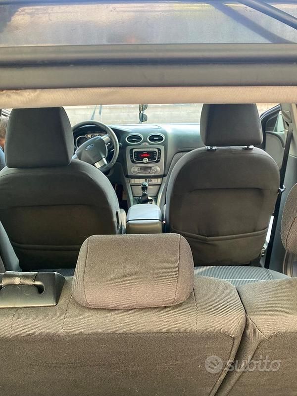 Usata Ford Focus 95 CV (69 kW) 2008 Grigio Berlina