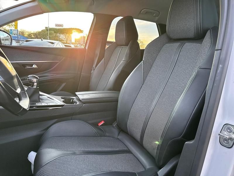 Usata Peugeot 3008 Allure 131 CV (96 kW) 2022 Bianco SUV