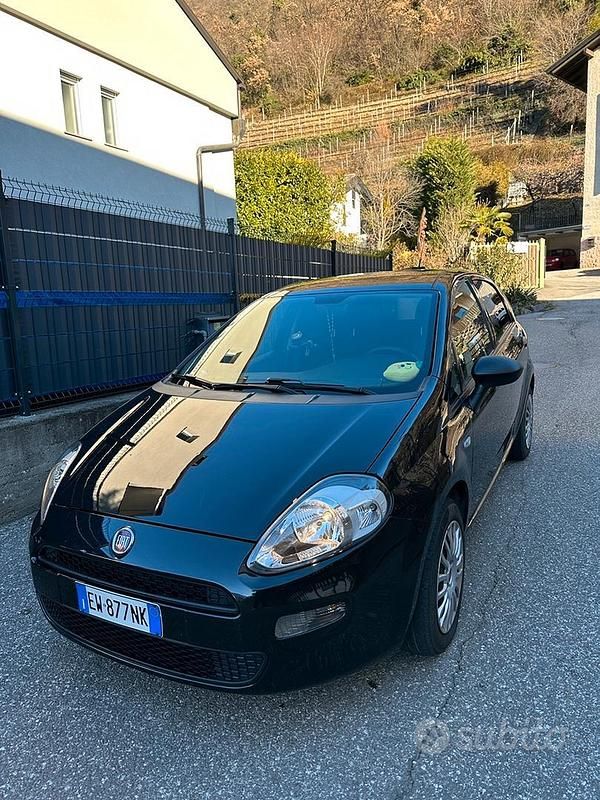 Usata 2014 Fiat Punto Tre volumi | 4100 € (Ottimo prezzo) - Immagine 1/4
