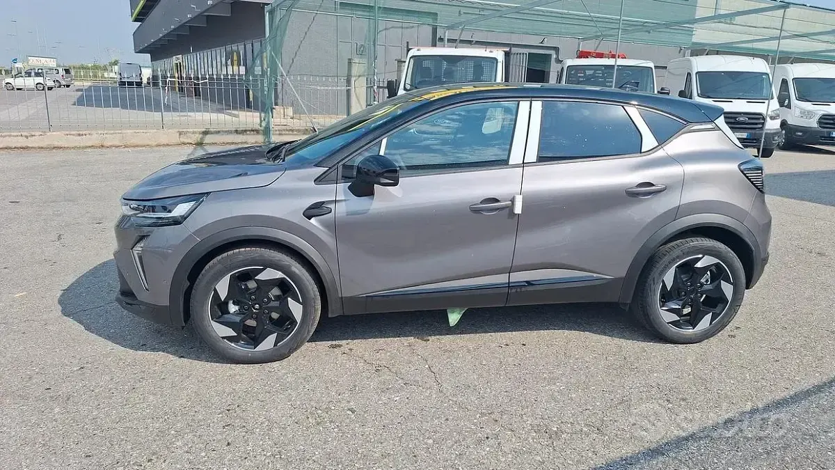 Nuova Renault Captur Techno 109 CV (80 kW) 2026 Bianco SUV