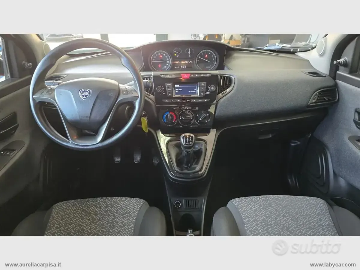 Usata Lancia Ypsilon 69 CV (50 kW) 2018 Rosso Utilitaria