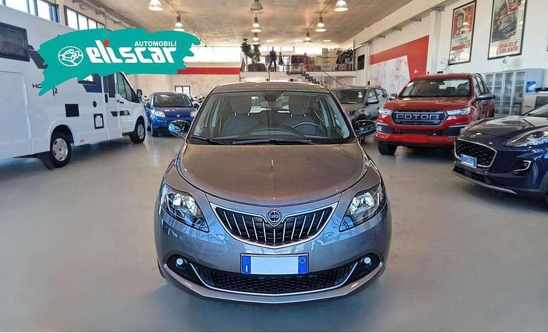 Usata Lancia Ypsilon 69 CV (50 kW) 2023 Grigio Utilitaria