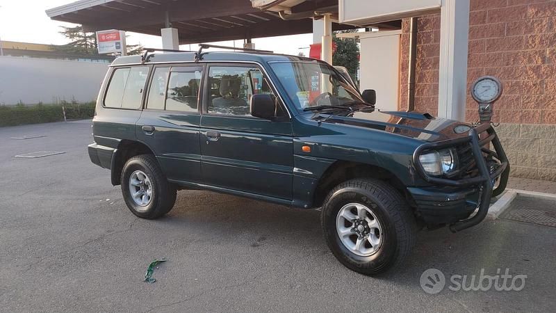 Usata Mitsubishi Pajero 125 CV (91 kW) 1998 Verde SUV