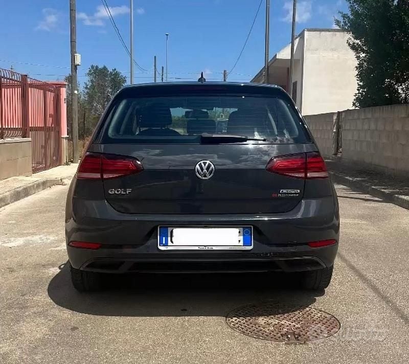 Usata VW Golf VII 130 CV (95 kW) 2020 Grigio Berlina