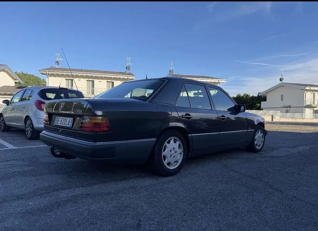 Usata Mercedes E250 126 CV (92 kW) 1990 Berlina