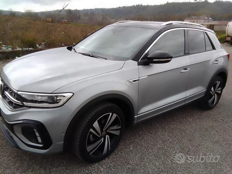Grigio Usata 2023 VW T-Roc SUV | 29.900 € (Molto cara) - Immagine 1/4