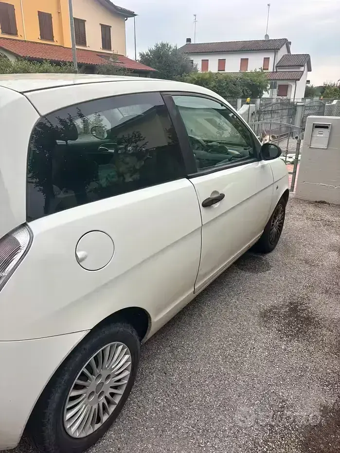 Usata Lancia Ypsilon 77 CV (56 kW) 2007 Bianco Utilitaria