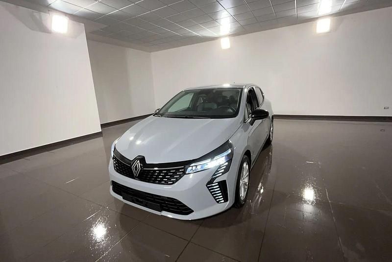 Bianco Nuova 2025 Renault Clio V Evolution Tre volumi | 17.400 € (Buon prezzo) - Immagine 1/4