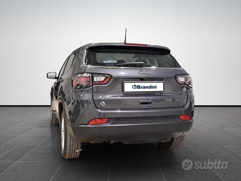 Occasion Jeep Compass Longitude 131 ch (96 kW) 2023 Gris SUV