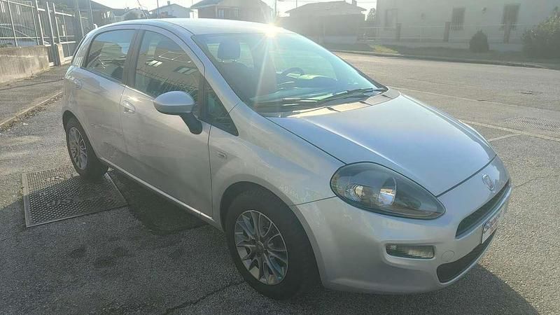 Usata Fiat Punto Lounge 95 CV (69 kW) 2012 Grigio Utilitaria