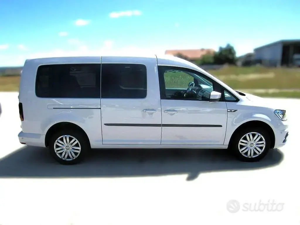 Usata VW Caddy Maxi Comfortline 110 CV (80 kW) 2020 Bianco Monovolume
