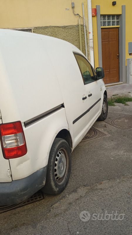 Usata VW Caddy 102 CV (75 kW) 2005 Bianco Monovolume