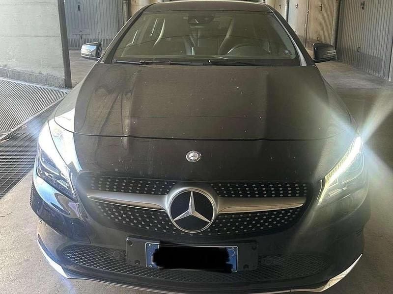 Usata Mercedes CLA180 Shooting Brake 122 CV (89 kW) 2017 Nero Station wagon