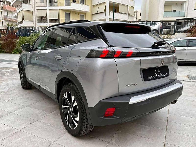 Usata Peugeot 2008 Allure 131 CV (96 kW) 2022 Grigio SUV