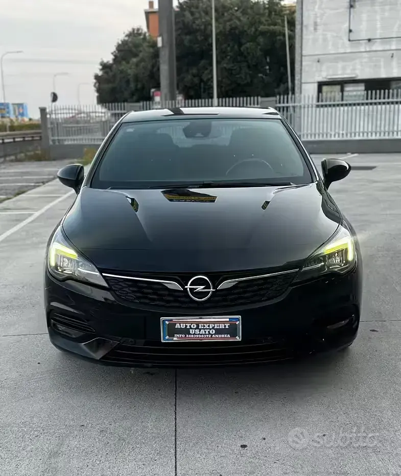 Usata Opel Astra Ultimate 122 CV (89 kW) 2020 Nero Berlina