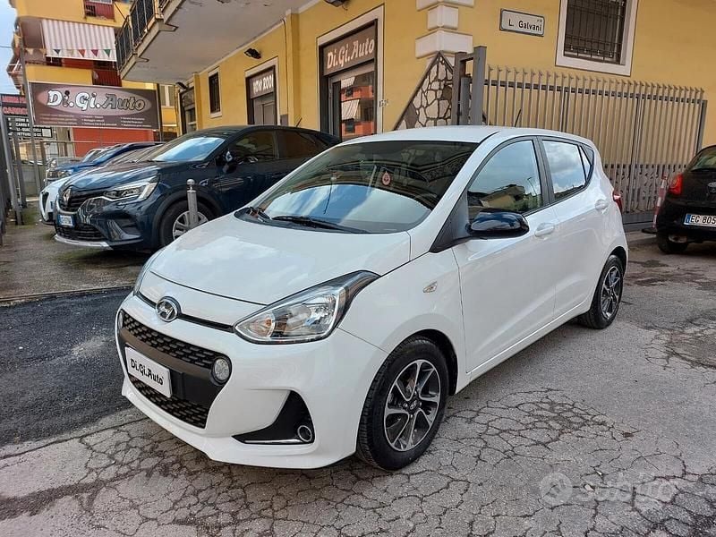 Usata Hyundai i10 69 CV (50 kW) 2019 Bianco Utilitaria