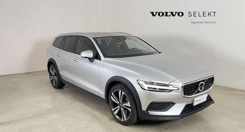 Usato 2021 Volvo V60 CC 2.0 El_Hybrid 197 CV (41.000 €)