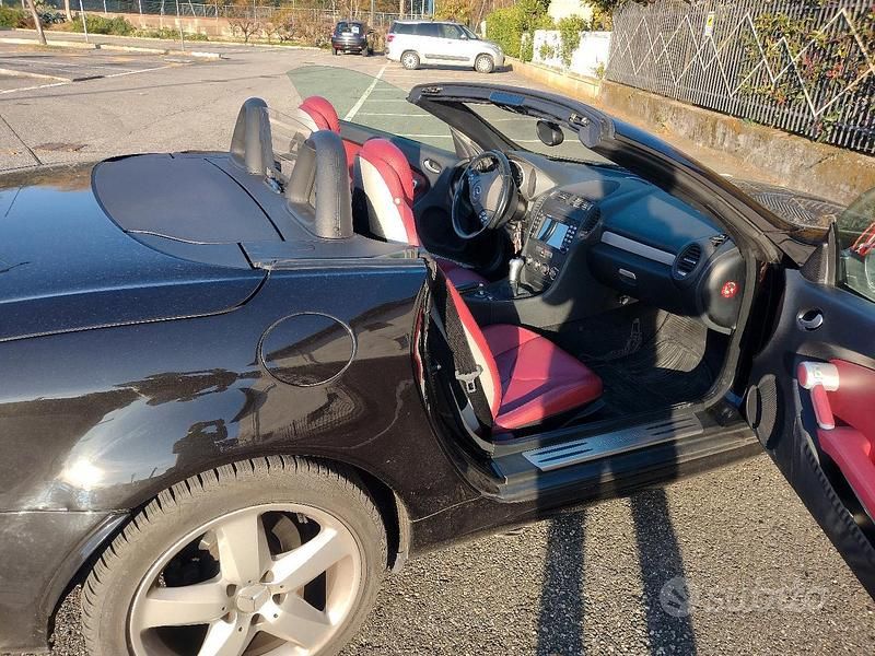 Nero Usata 2006 Mercedes SLK200 Cabrio | 18.900 € - Immagine 1/4