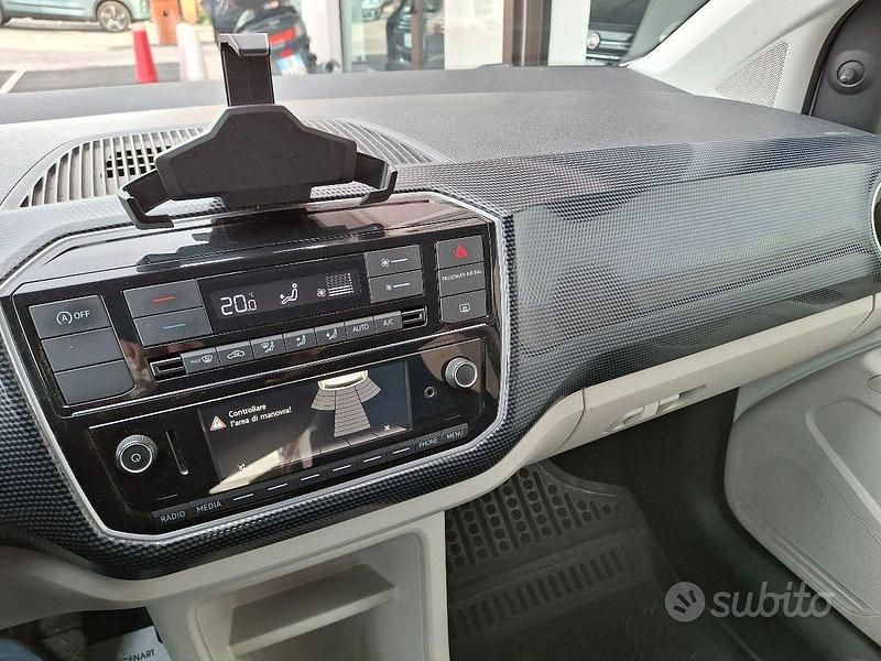 Usata VW up! move up! 75 CV (55 kW) 2018 Bianco Utilitaria