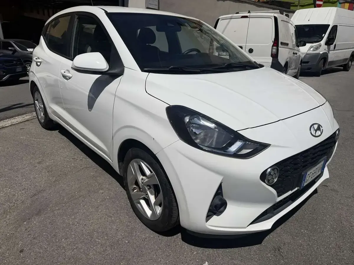 Usata Hyundai i10 67 CV (49 kW) 2021 Bianco Utilitaria