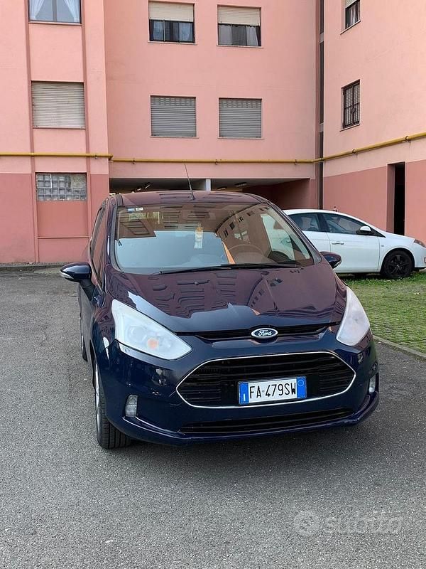 Usata Ford B-MAX Titanium 101 CV (74 kW) 2015 Blu Monovolume