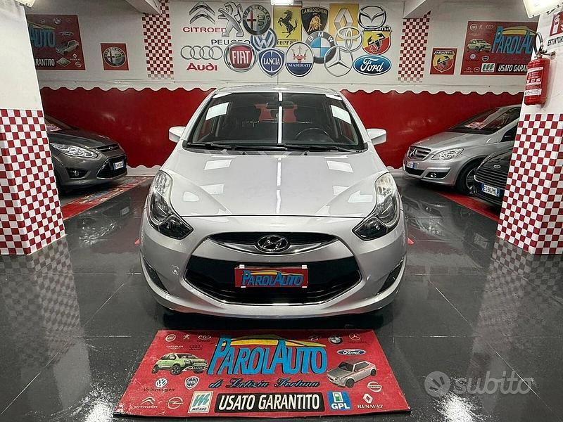 Usata Hyundai ix20 Comfort 90 CV (66 kW) 2013 Grigio Utilitaria
