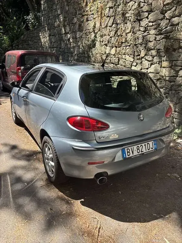 Usata Alfa Romeo 147 Progression 120 CV (88 kW) 2001 Utilitaria