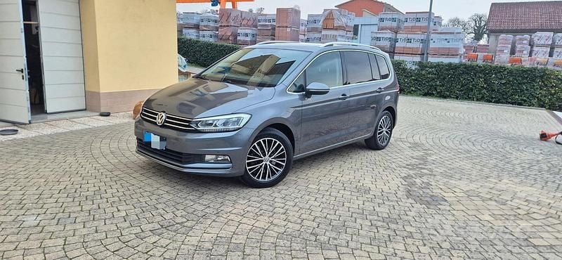 Usata VW Touran 150 CV (110 kW) 2017 Grigio Monovolume