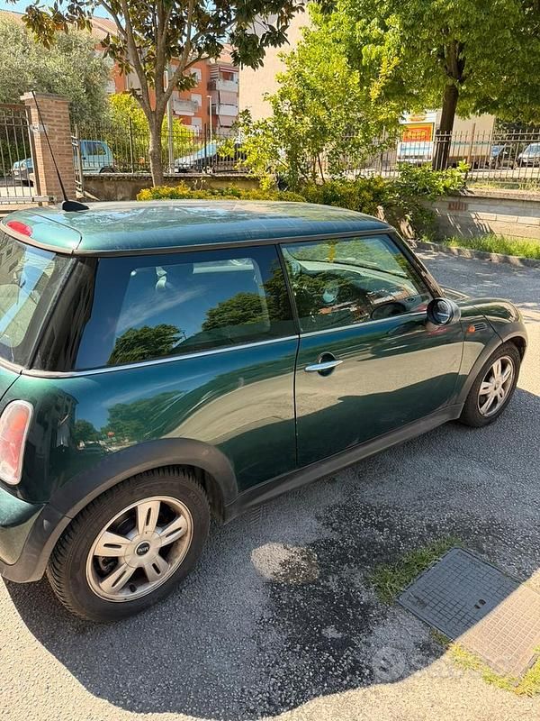 Usata Mini Cooper 88 CV (64 kW) 2005 Verde Utilitaria