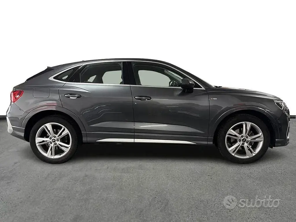 Usata Audi Q3 Sportback S-Line 150 CV (110 kW) 2022 Grigio SUV