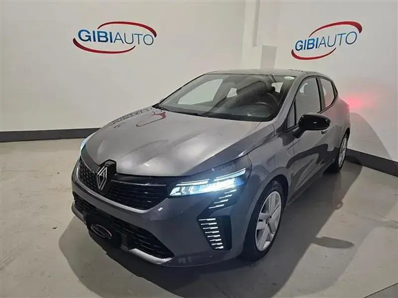 Usata Renault Clio Evolution 91 CV (66 kW) 2024 Grigio scuro Utilitaria